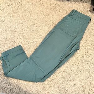 Lucky Brand Cargo Crop sage color. Size 2/26